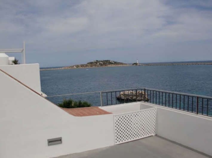 Two bedroom house in the port of Ibiza for sale