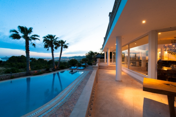 Luxury villa with 6 bedrooms for sale in Ibiza