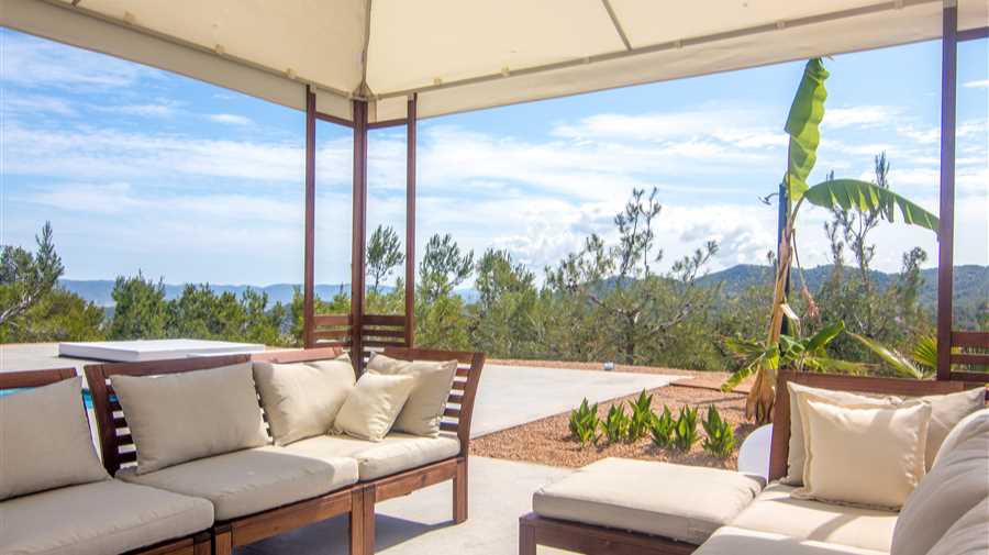 New villa overlooking the bay of San Antonio and the valley of San Agustin