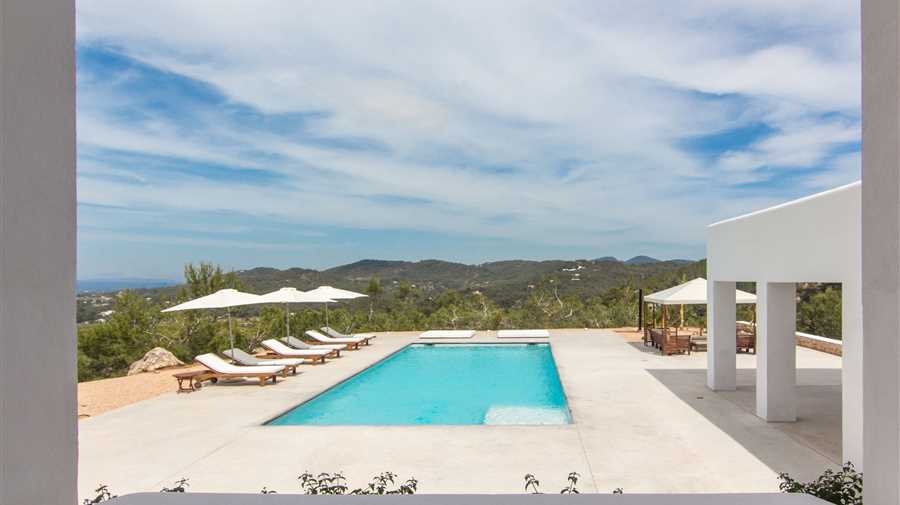 New villa overlooking the bay of San Antonio and the valley of San Agustin