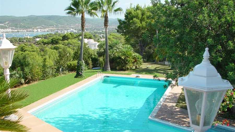 Very nice property with sea views in a quiet area near San Agustin