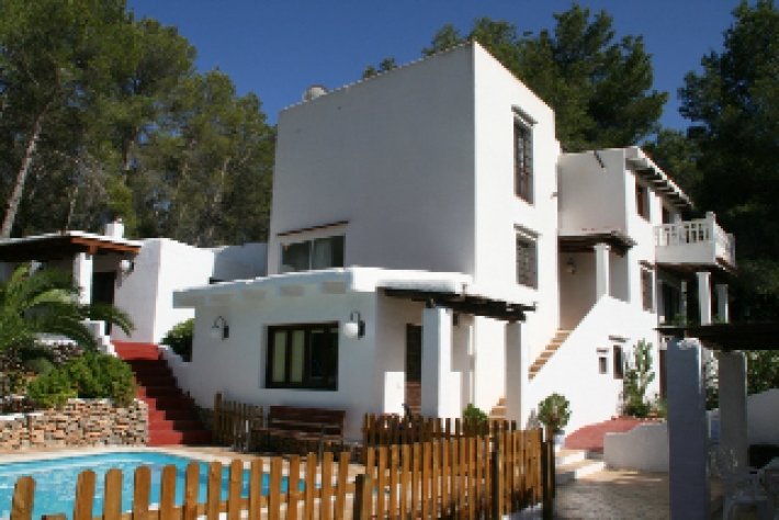 This beautiful 6 bedroom Villa San José de sa Talaia for sale