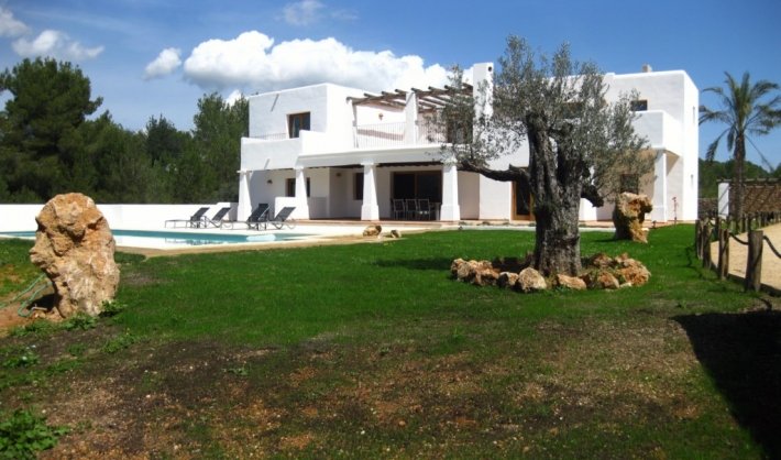 Spacious luxury villa in Ibiza for sale or rent luxury