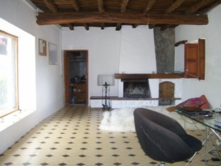 Rustic style house in Pagessa for sale