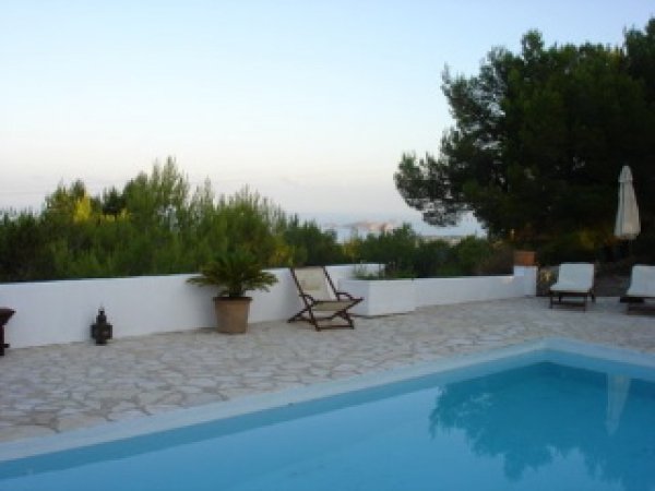 Nice 4 bedroom villa in Cala Tarida for sale