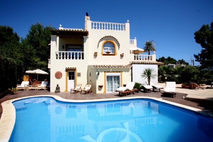 Nice 4 bedroom villa for sale in Santa Eulalia