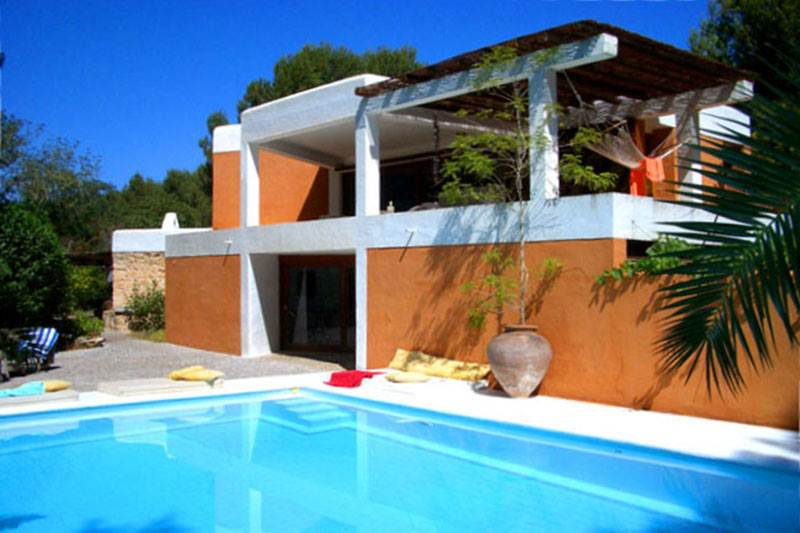 spectacular 4 bedroom villa near the city of Ibiza for sale