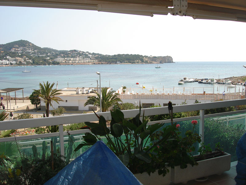 This 3 bedroom apartment in Marina Botafoch Ibiza for sale