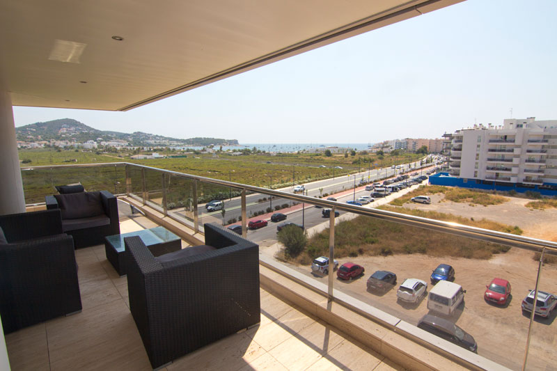 This luxury 4 bedroom apartment in Marina Botafoch sale 1