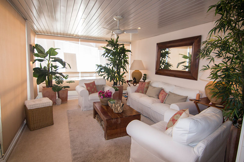 This beautiful 3 bedroom apartment for sale in Marina Botafoch