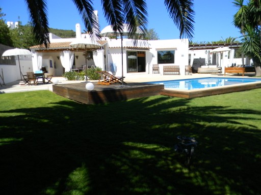 Nice house for sale in Santa Eulalia in Ibiza