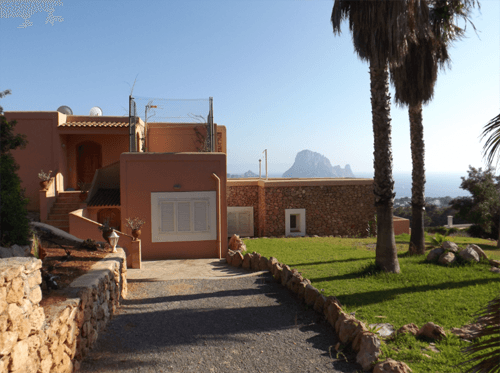Villa with stunning views in Cala Carbo