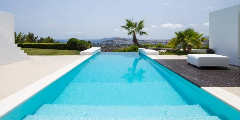 Luxury villa with stunning views in Can Rimbau