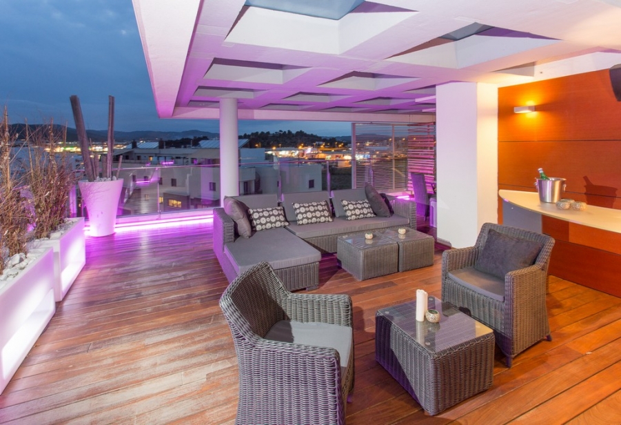 A luxury penthouse style in Marina Botafoch area's in an exclusive residential complex