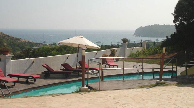 5 bedroom house with 2 towers in Cala Jondal for sale