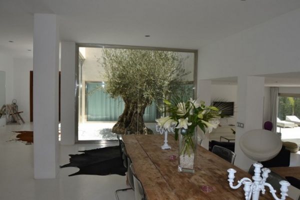 House with five rooms in Es Cubells for rent