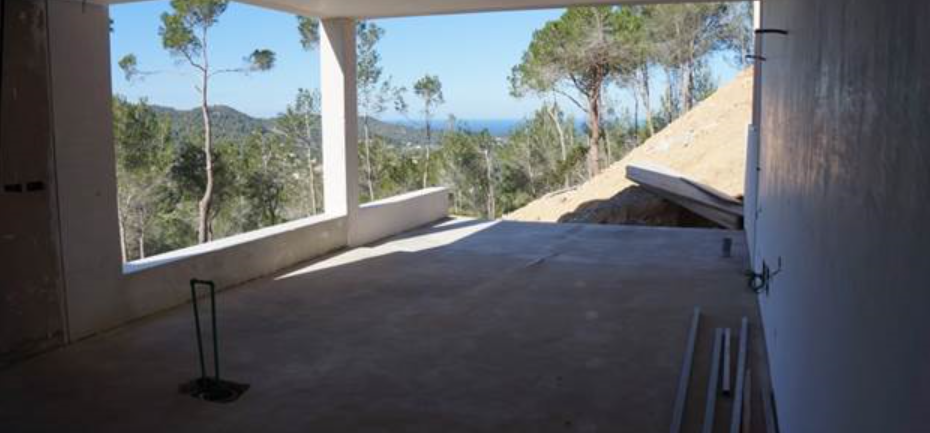 Unfinished construction in San Jose for sale with amazing views