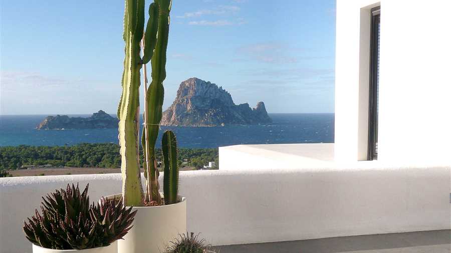 Villa with wonderful sea view in Carla Carbo
