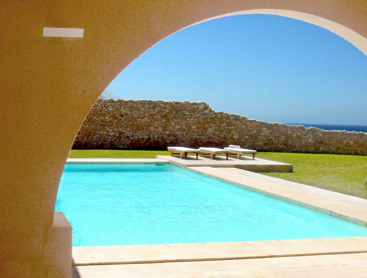 Magnificent frontline luxury villa in Calo D'en Real