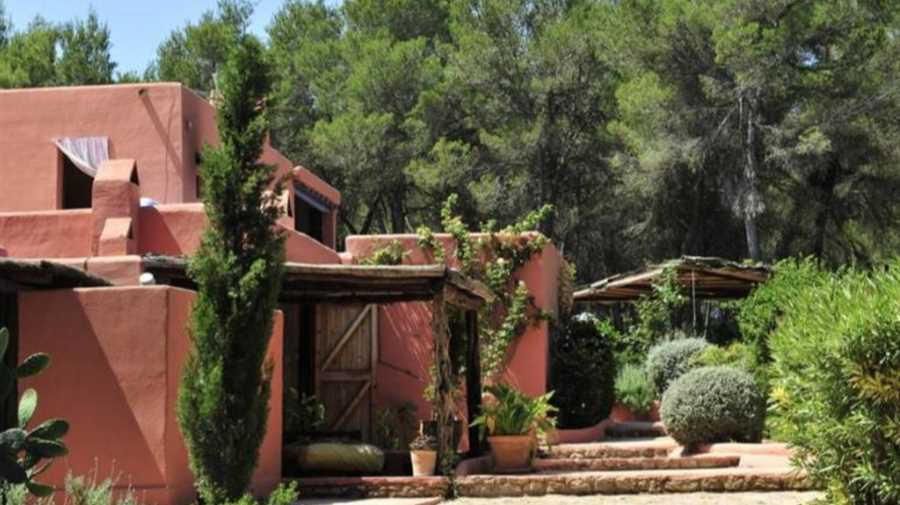 Large Ibiza style property in San Gertrudis for sale