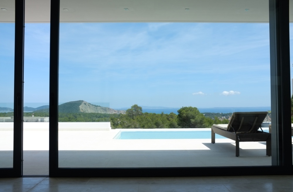 Exclusive modern villa in Vista Alegre for sale