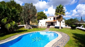 Newly renovated finca with historic tower near Ibiza town