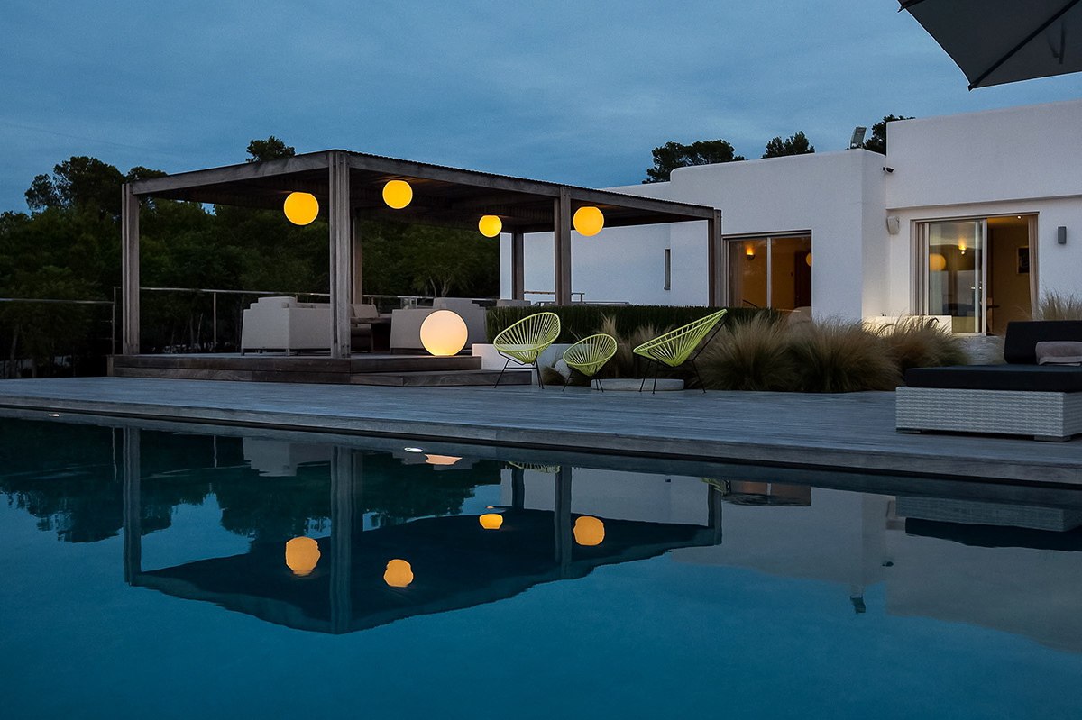 Modern and elegant luxury villa with sea view in Cala Conta for rent