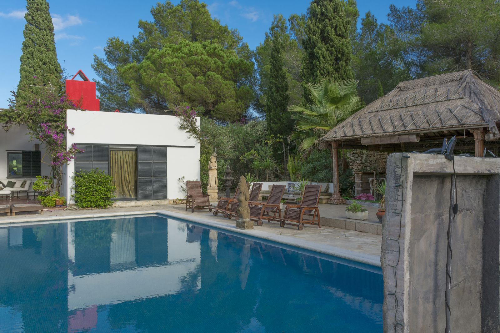 Ibizan villa directly on the golf course Roca Llisa