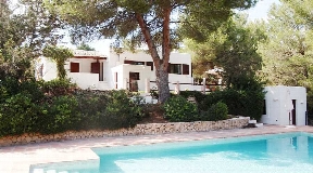 Two beautiful houses in a quiet location in Cala Jondal -  Es Porroig
