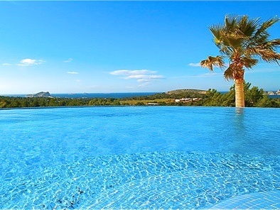 Modern villa with wonderful sea views in Cala Conta