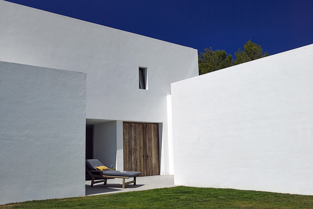Impressive and recently built villa on Ibiza for rent