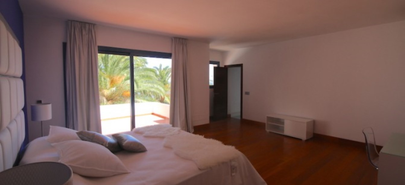 Villa with direct sea access in Siesta Ibiza