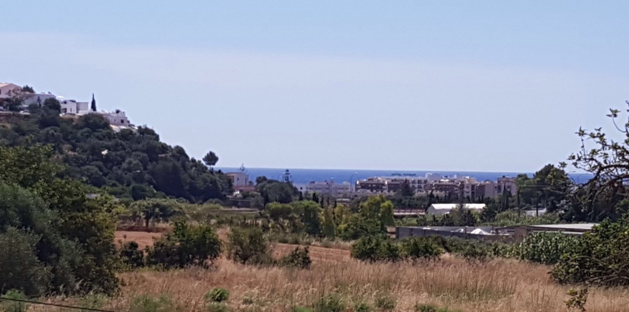 Plot in Santa Eulalia with sea views