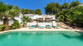Superbly renovated House in Cala Llonga with 4 bedrooms