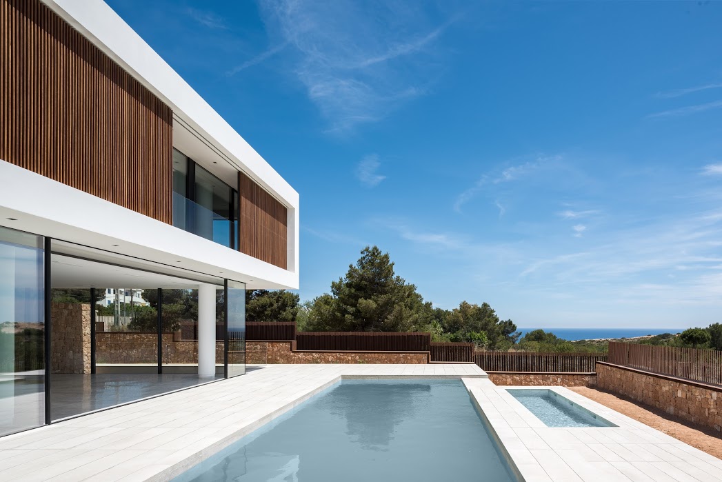Exclusive villa in a private residences with sea views