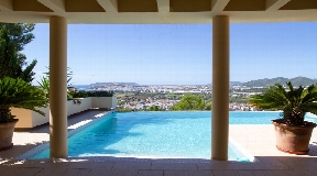 Luxurious villa overlooking Ibiza town and the sea in Jesus