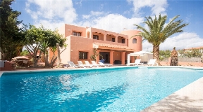 Fantastic villa near Playa d'en Bossa and Ibiza Town