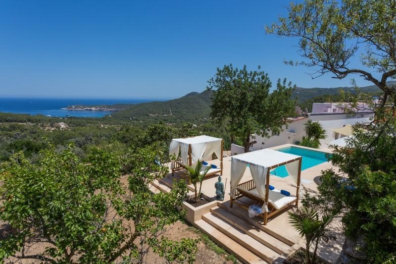 Beautiful renovated villa with beautiful sea view near Portinatx