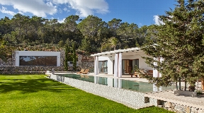 Newly furnished and beautifully designed villa near Cala Jondal