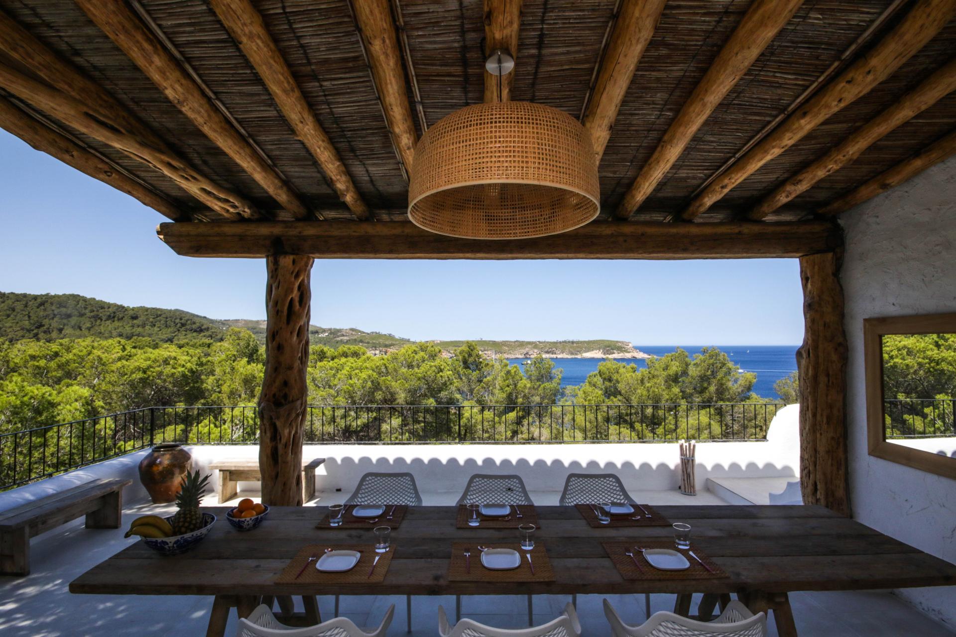 Cozy and romantic house in the north of Ibiza with splendid sunset view in Portinax