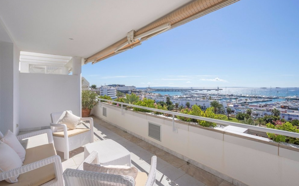 Exclusive duplex penthouse prime location on Ibiza