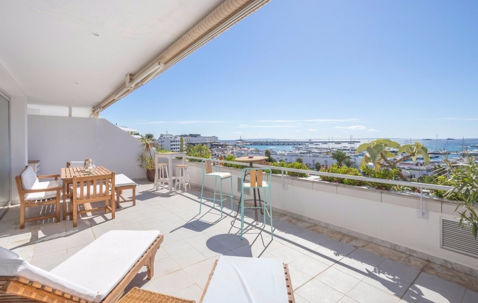 Exclusive duplex penthouse prime location on Ibiza
