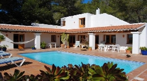 Traditional style villa located in Cala Salada with fantastic sea views