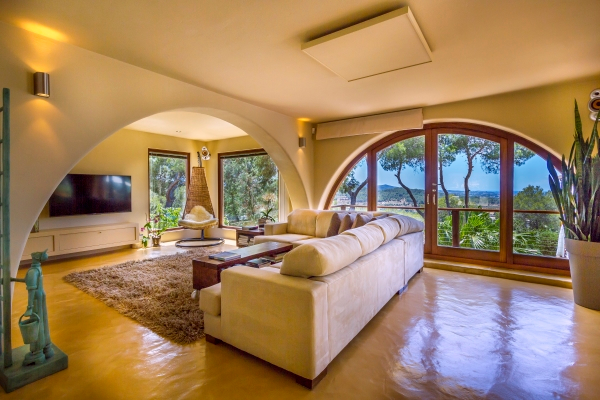 Contemporary villa with spectacular views of the sea in Ibiza