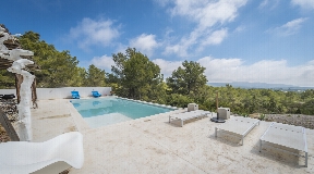 Tastefully renovated villa in quiet location in Es Cubells with fabulous sea views up to Formentera