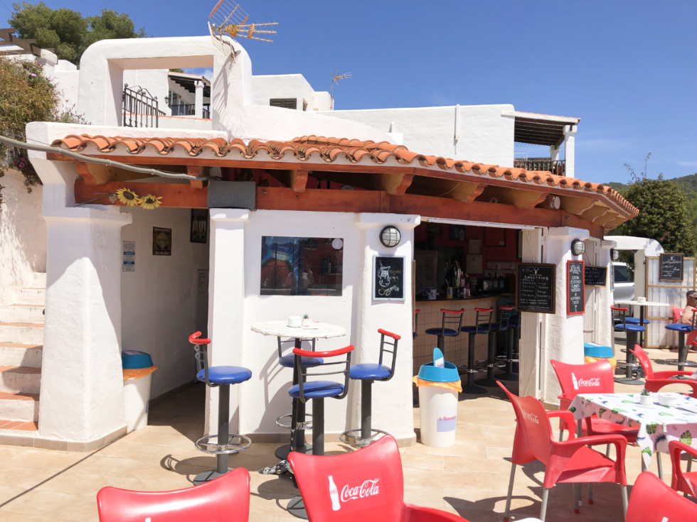 Lucrative Business Opportunity - Pool bar in Santa Eulalia with sea views for sale