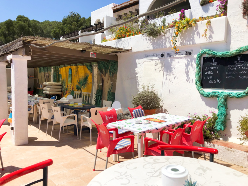 Lucrative Business Opportunity - Pool bar in Santa Eulalia with sea views for sale