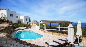 Modern chalet with panoramic sea views to Es Vedra and touristic rental license