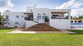 House with rental license close to the beaches of Cala Bassa and Cala Conta