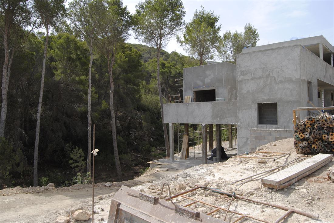 Modern villa under construction in prime location with wonderful sea views in San Carlos